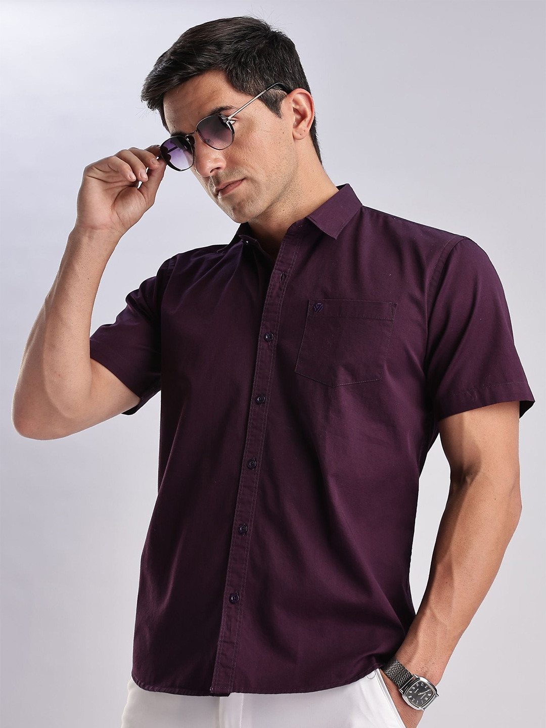 

BS BLUE SQUAD Men India Slim Fit Solid Spread Collar Cotton Casual Shirt, Burgundy