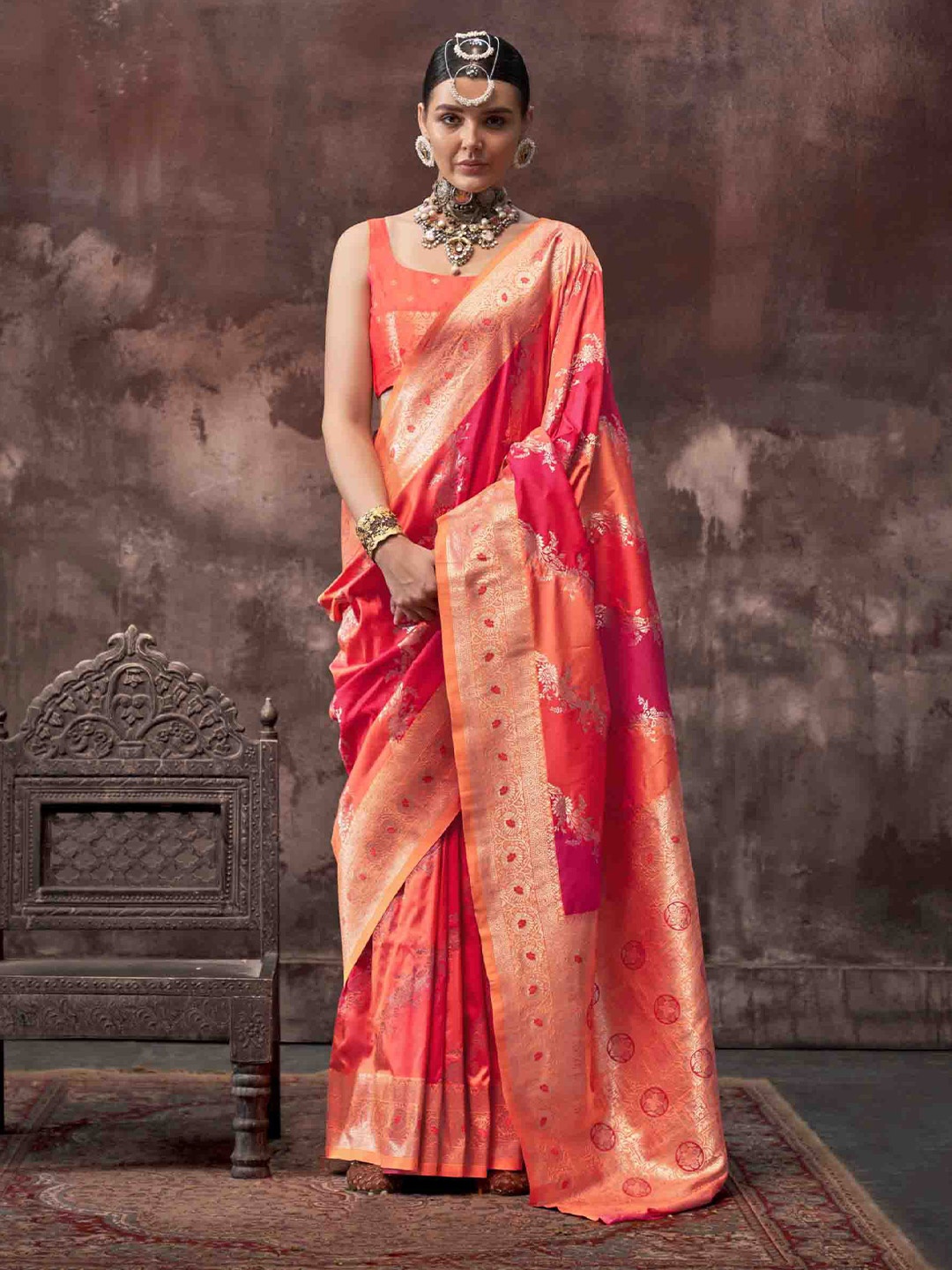 

DIVASTRI Woven Design Zari Banarasi Silk Saree With Unstitched Blouse Piece, Orange