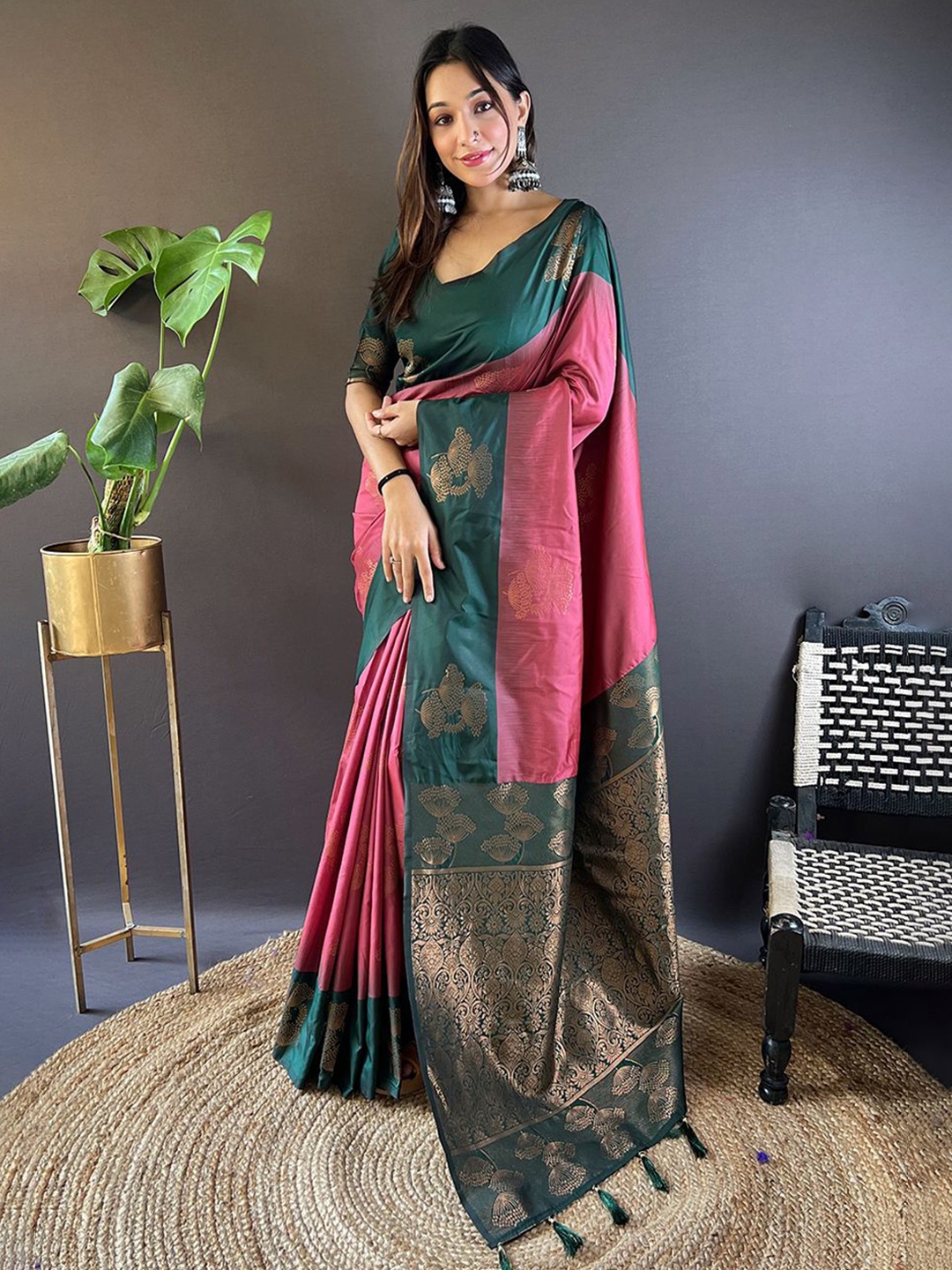 

Rangtulika Ethnics Woven Design Zari Paithani Saree With Unstitched Blouse Piece, Peach