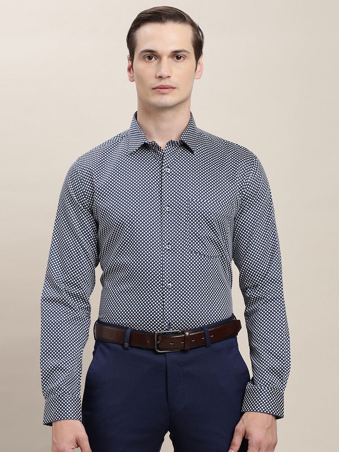 

Turtle Men Standard Regular Fit Spread Collar Geometric Printed Cotton Formal Shirt, Navy blue