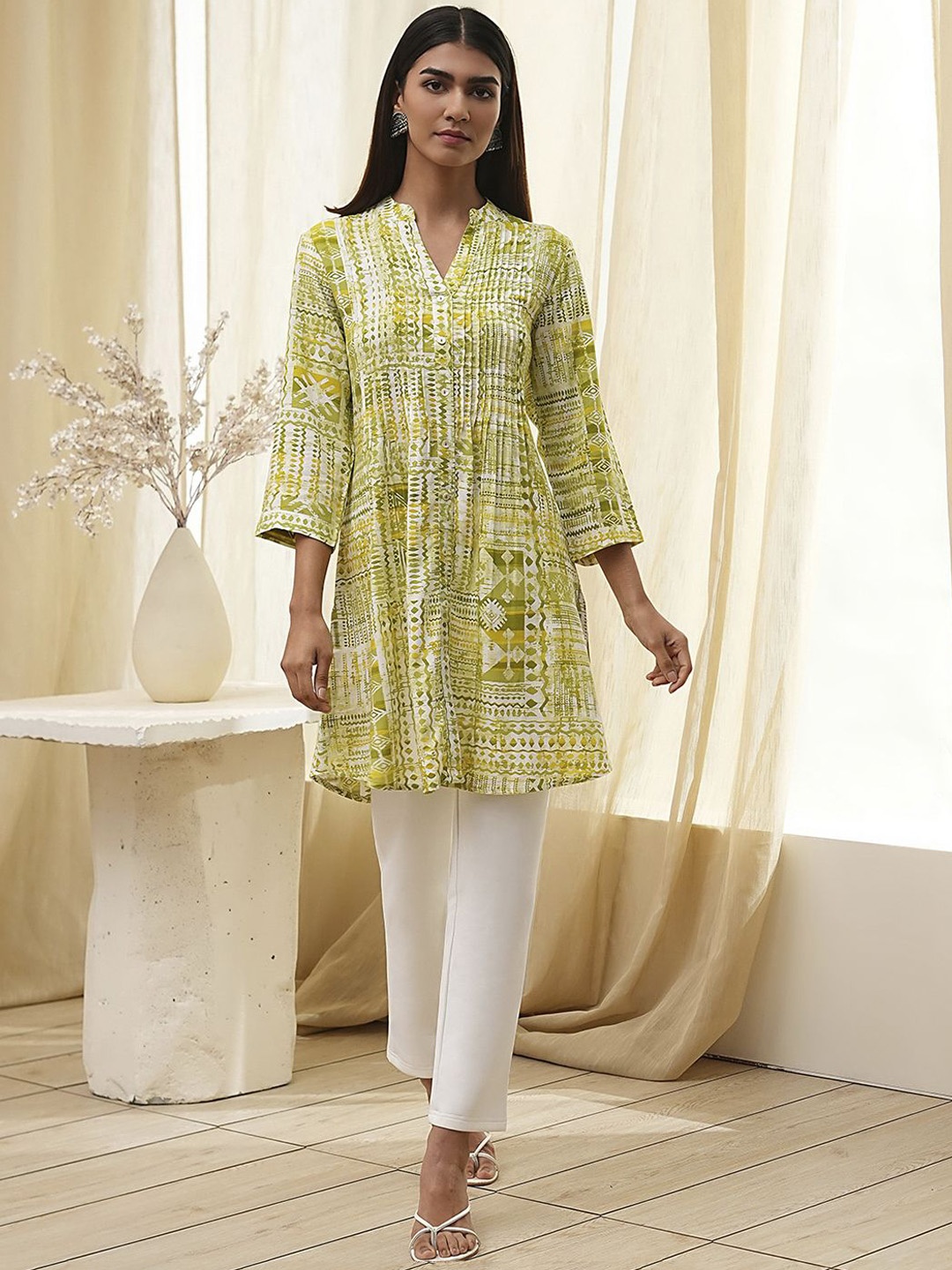 

Biba Geometric Printed Mandarin Collar A-Line Kurta, Green