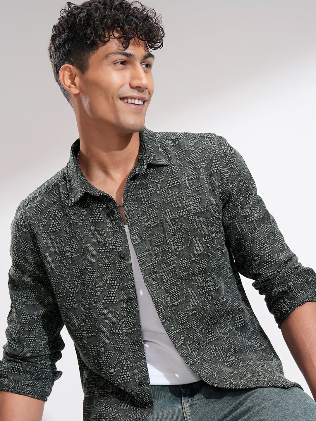 

HIGHLANDER Men Comfort Slim Fit Spread Collar Textured Cotton Casual Shirt, Black