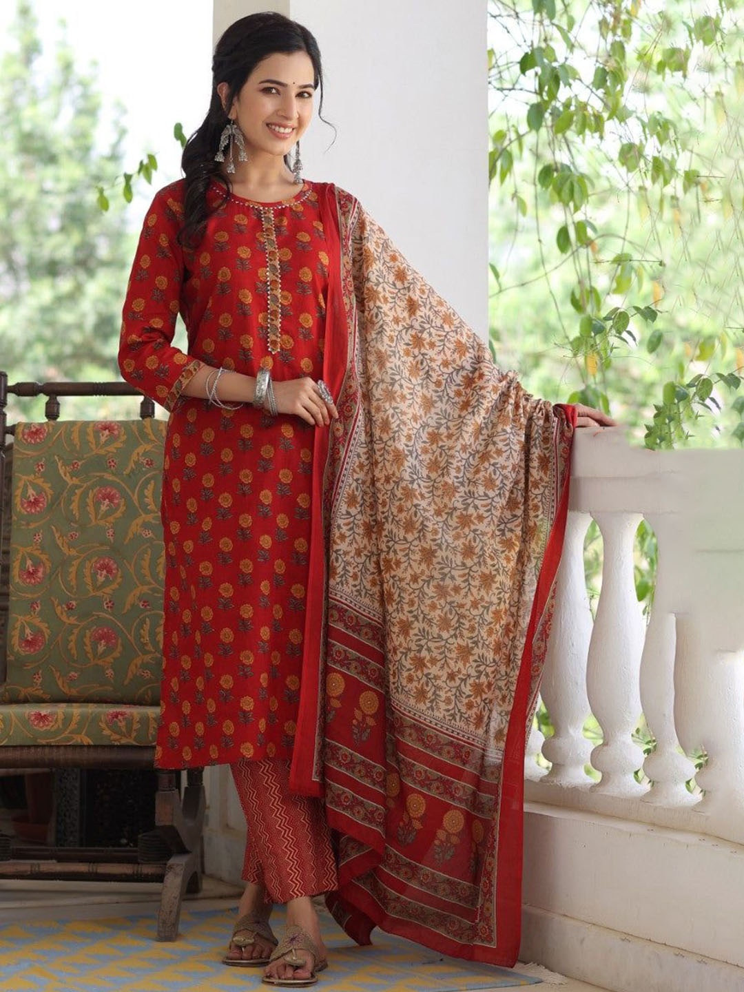 

BAESD Women Floral Printed Regular Kurta with Trousers & With Dupatta, Rust