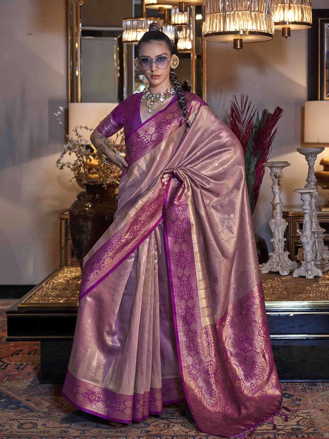 

DIVASTRI Woven Design Zari Tissue Saree, Pink