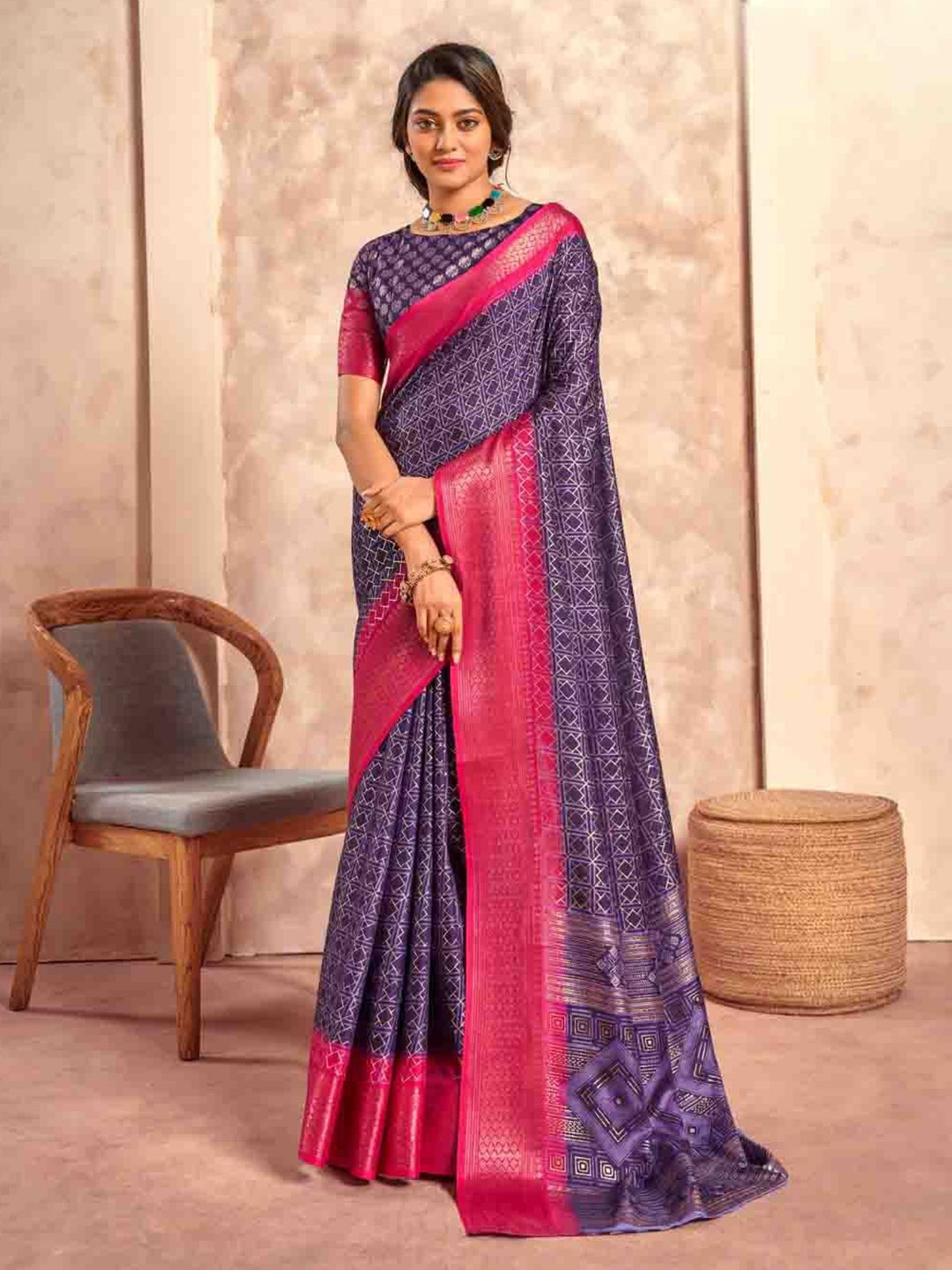 

Mitera Woven Design Zari Saree, Purple