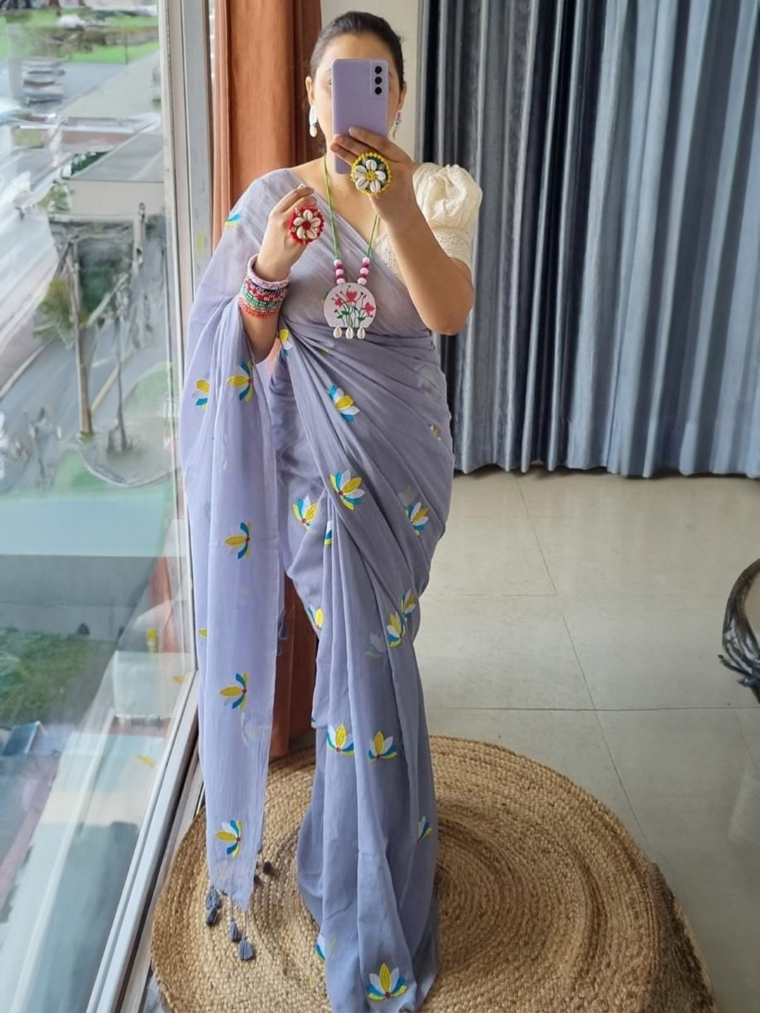 

Ruuprekha Floral Embroidered Pure Cotton Saree, Grey