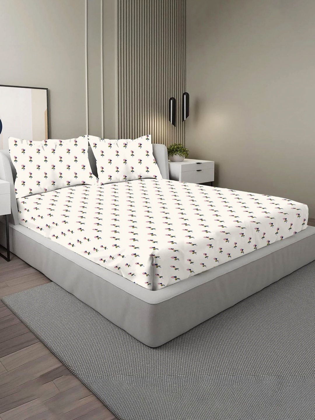 

VINTANA White & Pink Floral 300 TC King Bedsheet with 2 Pillow Covers