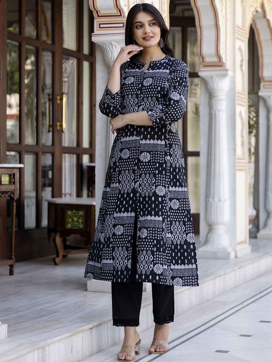 

Pistaa Geometric Printed Mandarin Collar Pure Cotton A-Line Kurta with Trouser, Black