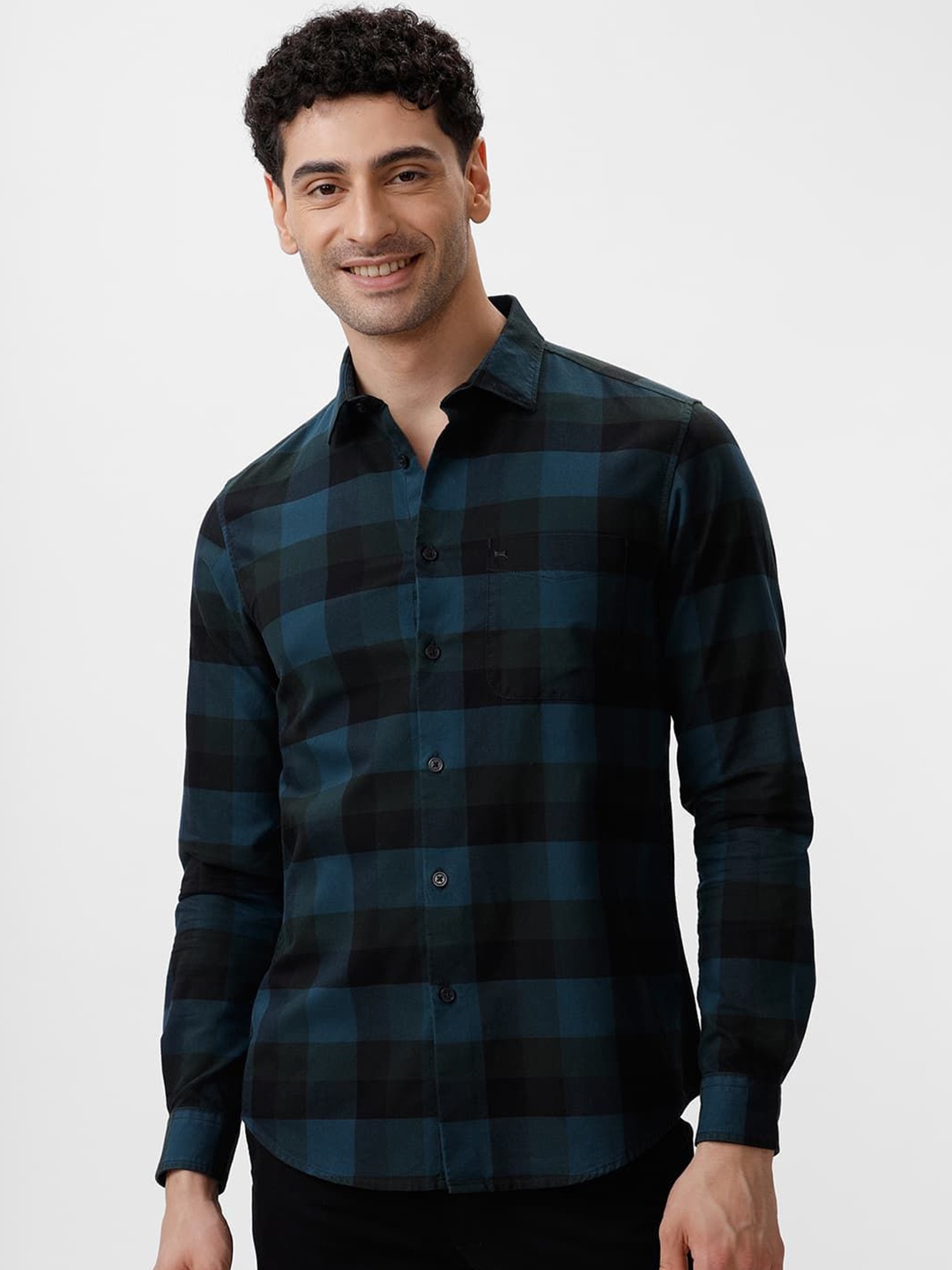 

Basics Men Slim Fit Spread Collar Buffalo Checked Cotton Casual Shirt, Navy blue
