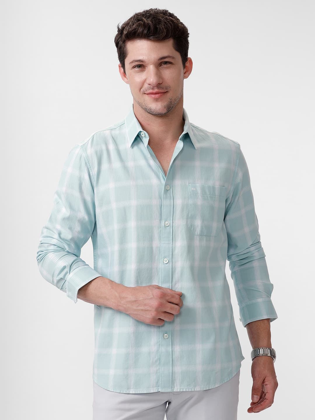 

Basics Men Slim Fit Spread Collar Checked Cotton Casual Shirt, Green