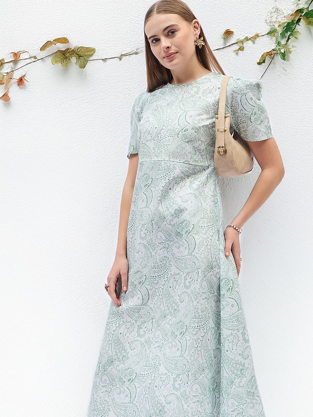 

DressBerry Women Ethnic Motifs Printed Fit and Flare Midi Dress, Green