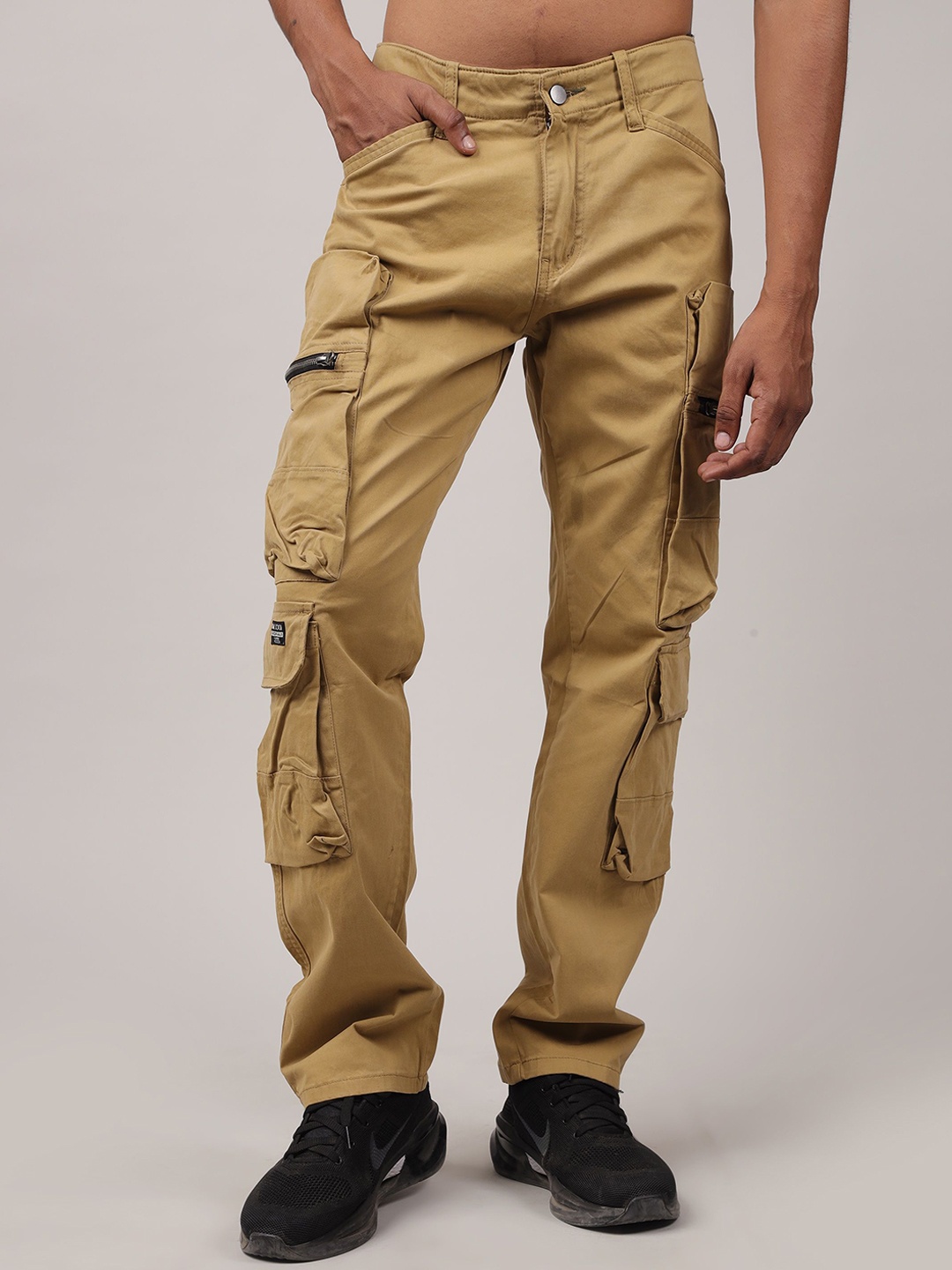 

MMXXII Men Relaxed Straight Leg Straight Fit Cargos Trousers, Beige