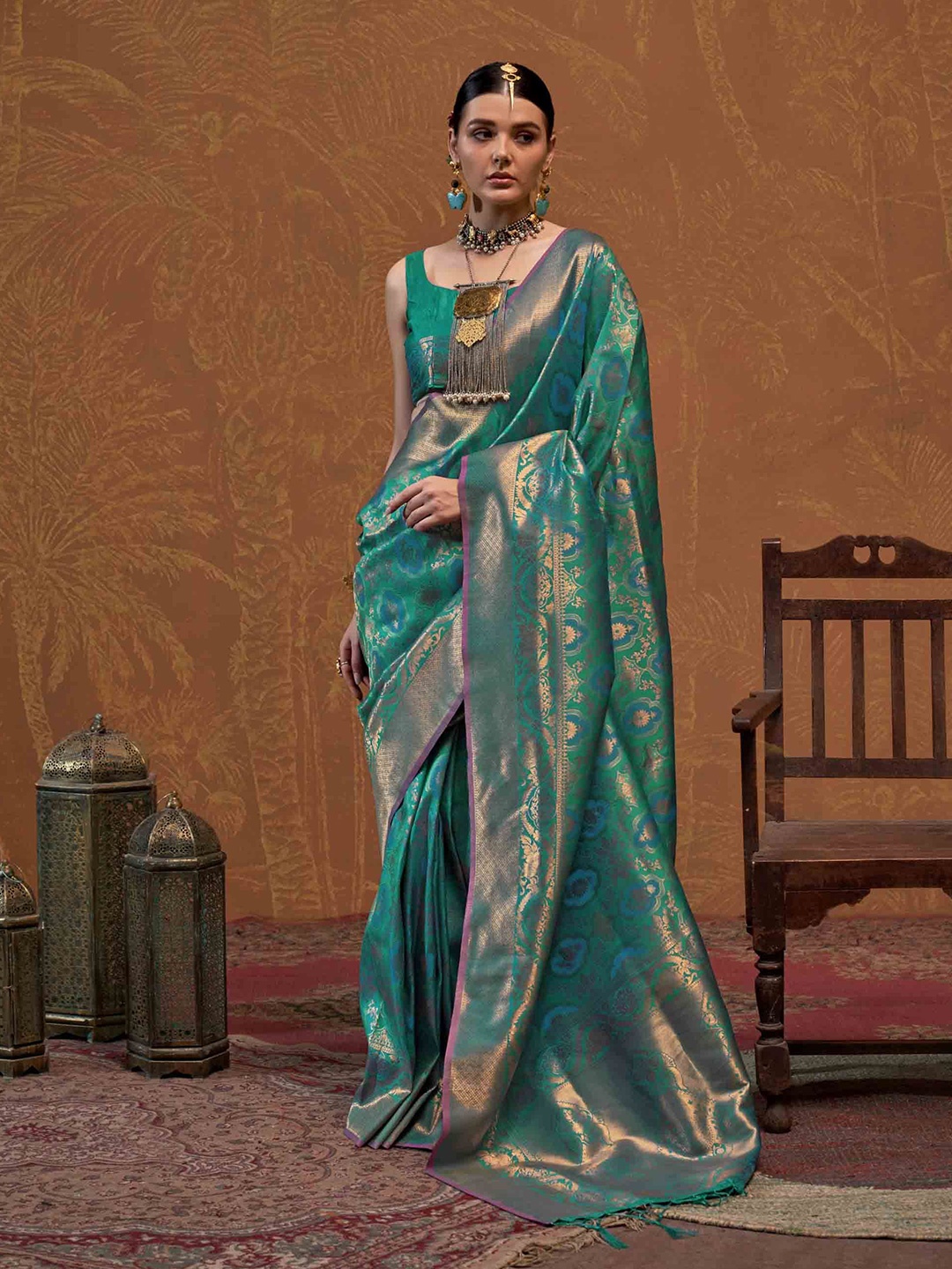 

DIVASTRI Ethnic Motifs Woven Design Zari Saree, Teal