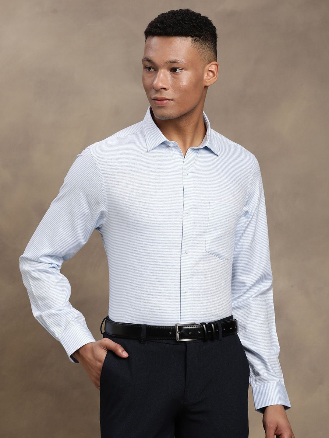 

Turtle Men Standard Slim Fit Spread Collar Textured Cotton Formal Shirt, Blue