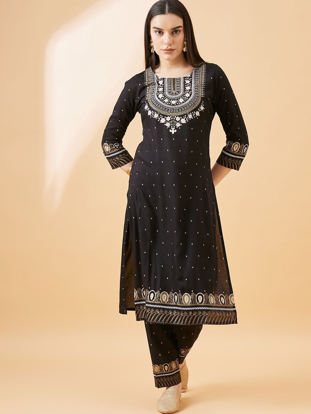 

HERE&NOW Floral Printed Kurta With Trousers & Dupatta, Black
