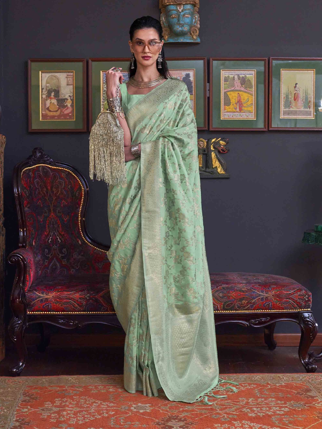 

KIMISHA Woven Design Zari Saree, Green