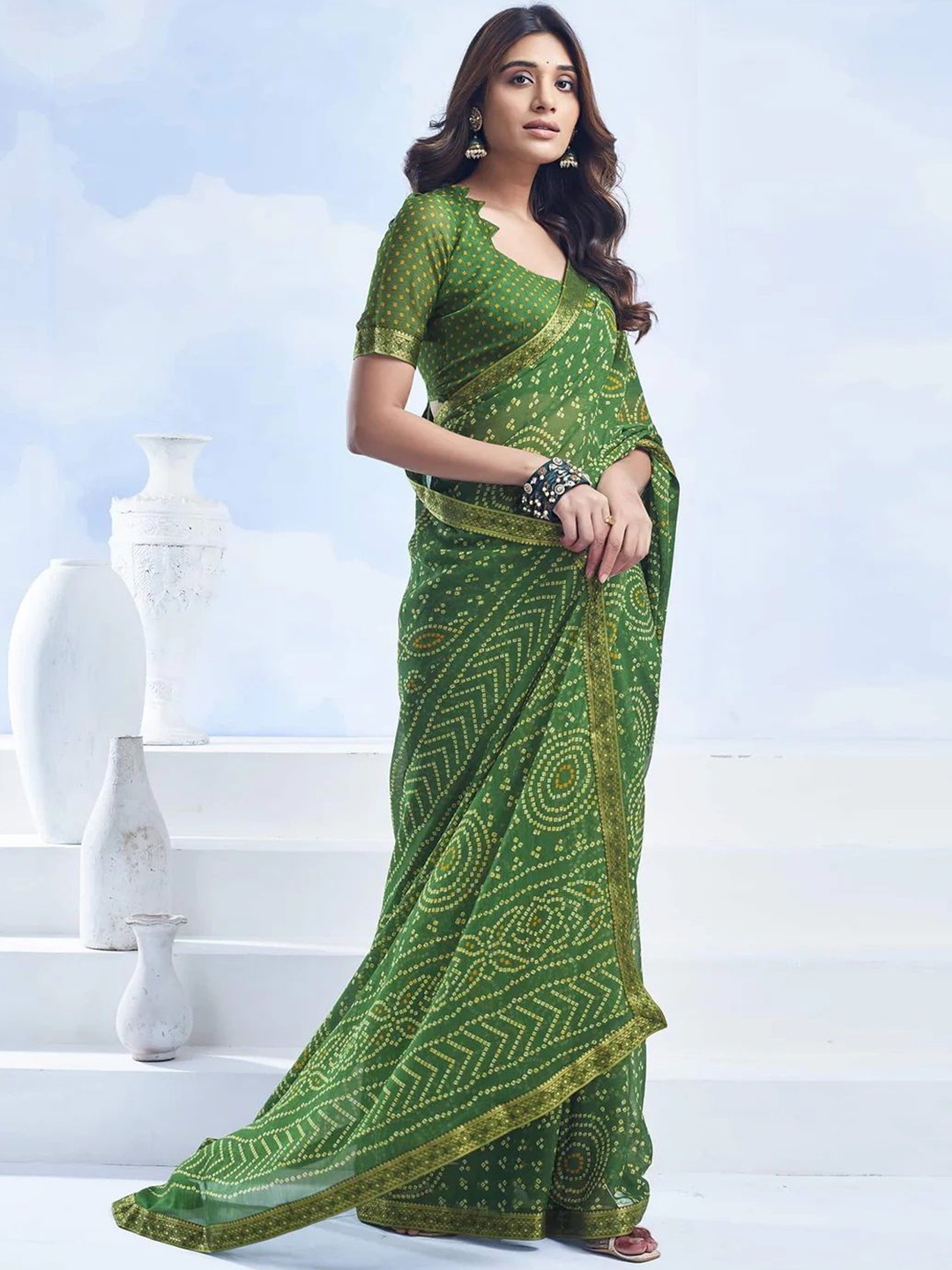 

Styleveda Bandhani Printed Zari Pure Georgette Saree, Green