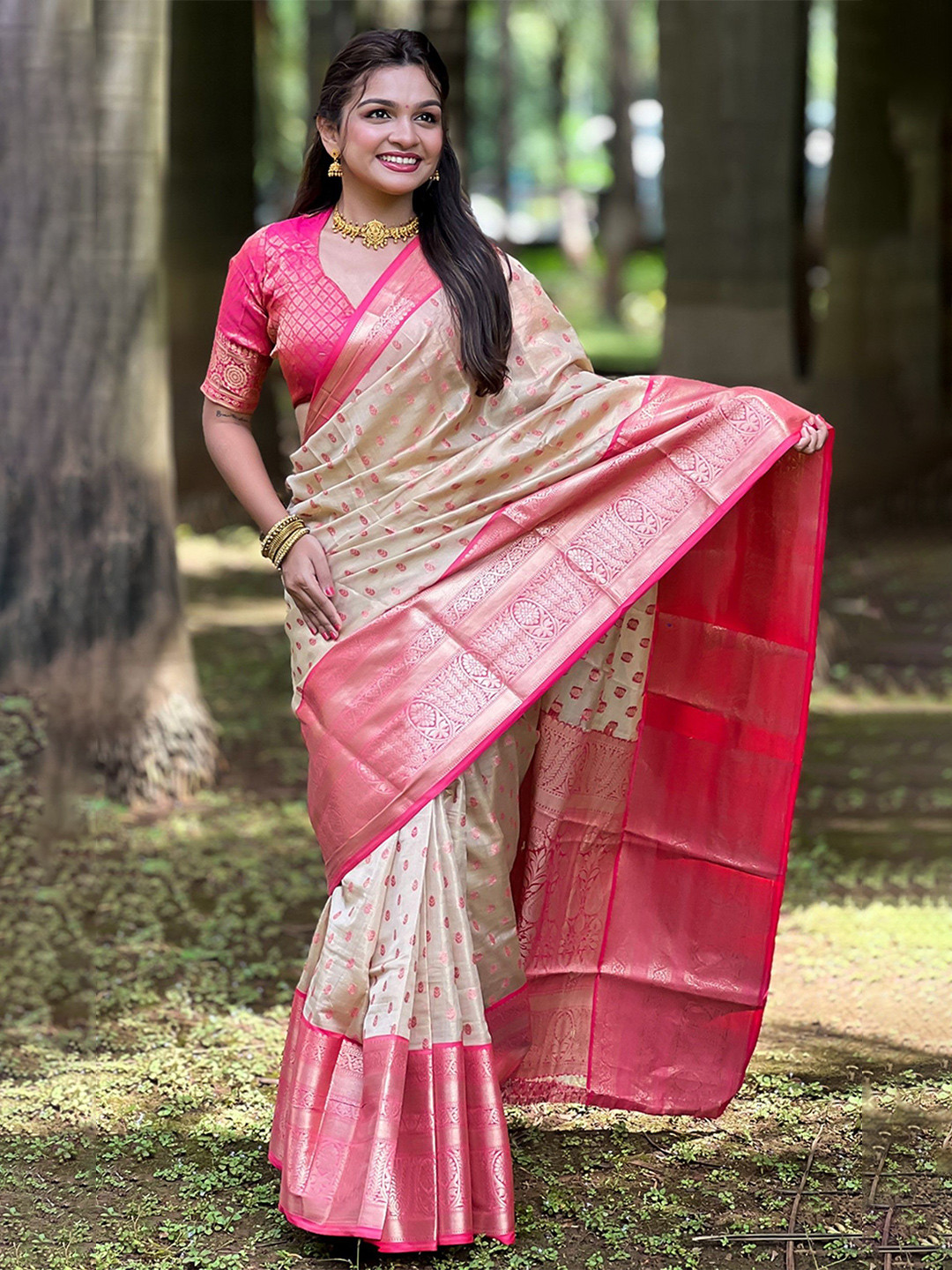 

Rangtulika Ethnics Woven Design Zari Kanjeevaram Saree, Cream