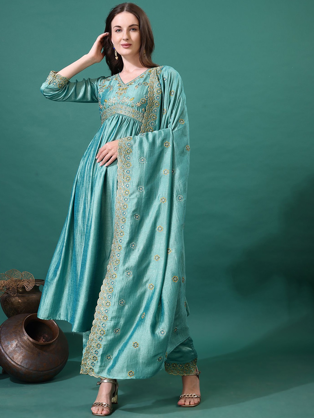 

Hirvanti Fashion Ethnic Motifs Thread Work Empire Anarkali Kurta with Palazzos & Dupatta, Green