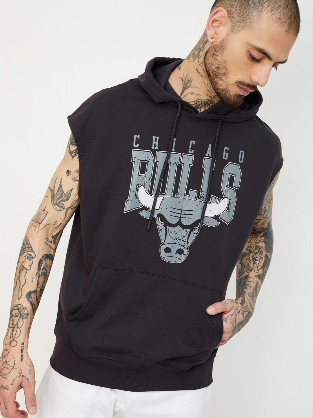 

max Men Printed Hooded T-shirt, Black