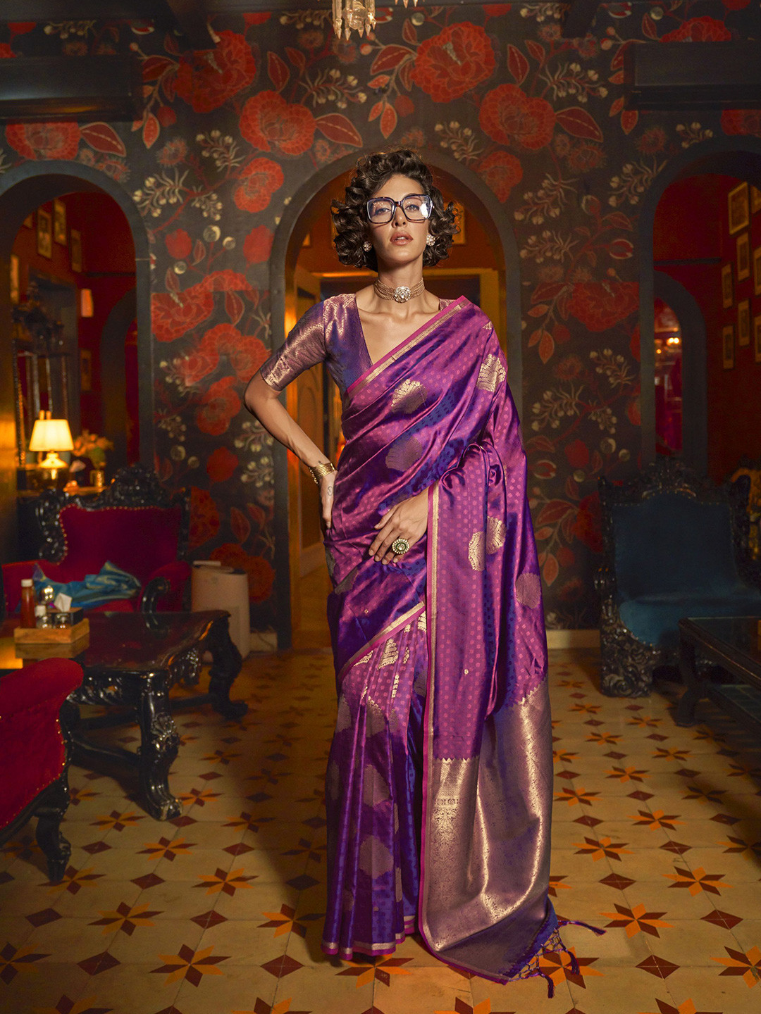 

DIVASTRI Ethnic Motifs Woven Design Zari Saree, Purple