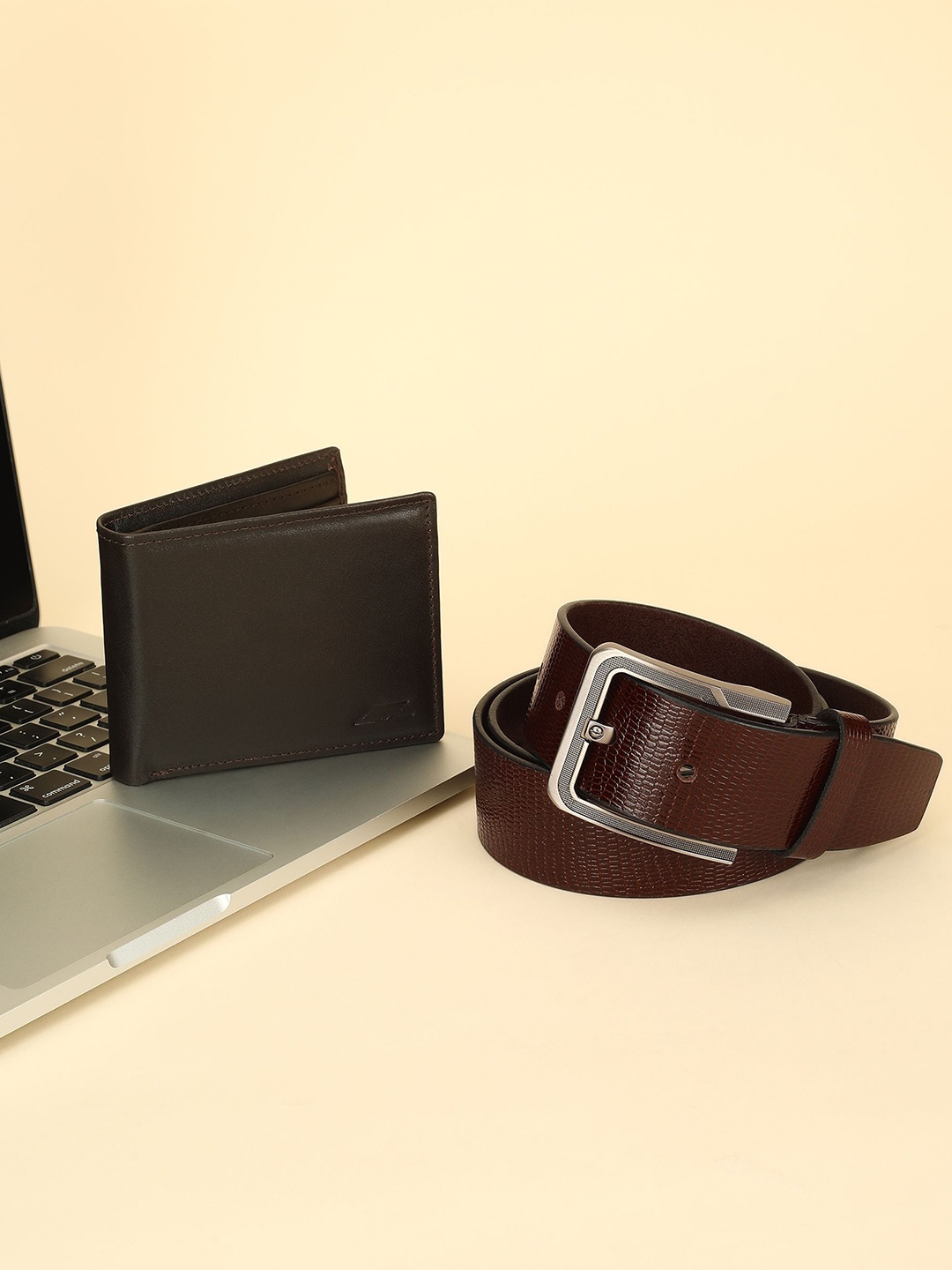 

Munros Men Accessory Gift Set of Wallet and Belt, Brown