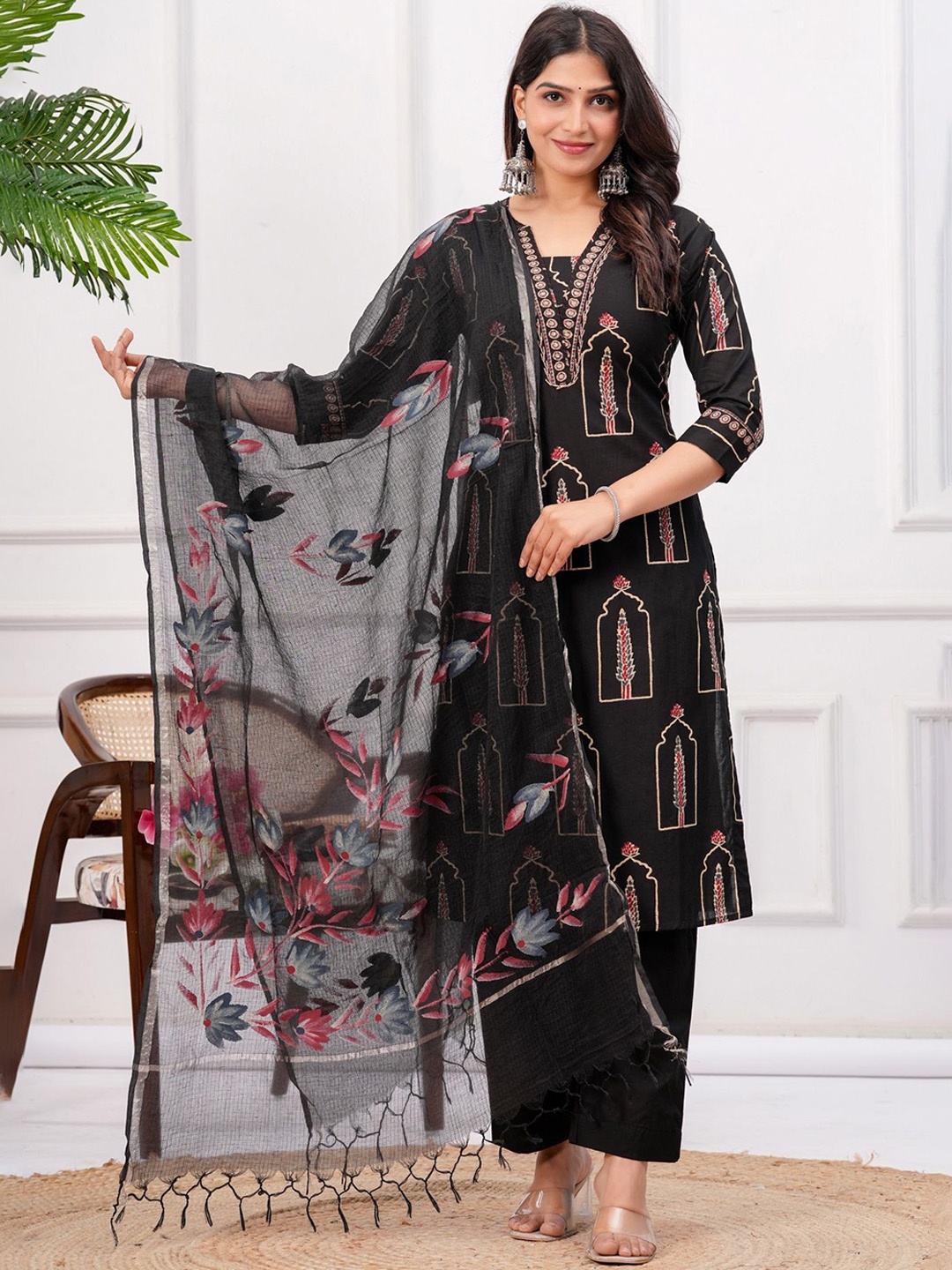 

Kanahari Ethnic Motifs Printed V-Neck Pure Cotton Straight Kurta With Trousers & Dupatta, Black