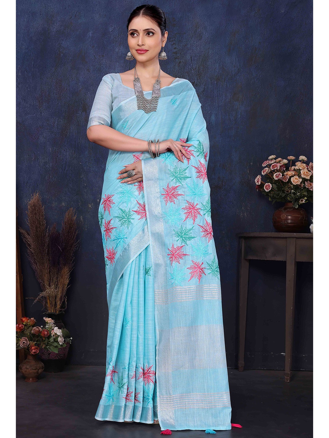 

Peachmode Floral Embroidered Zari Saree, Blue