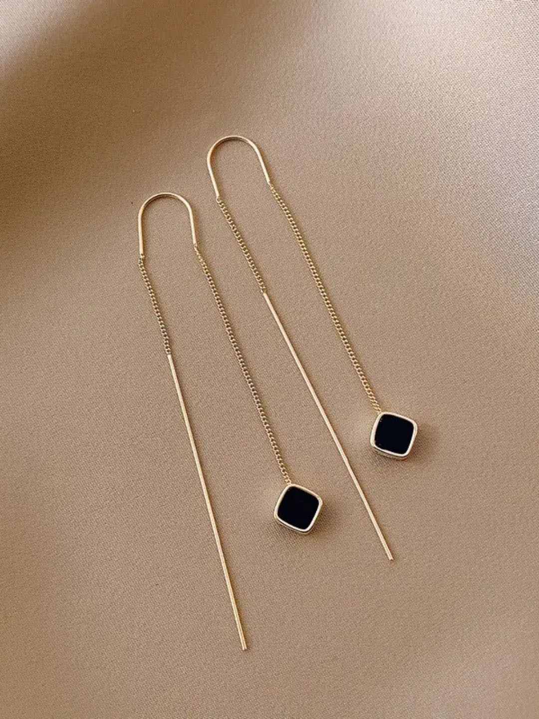

DressBerry Contemporary Drop Earrings, Black
