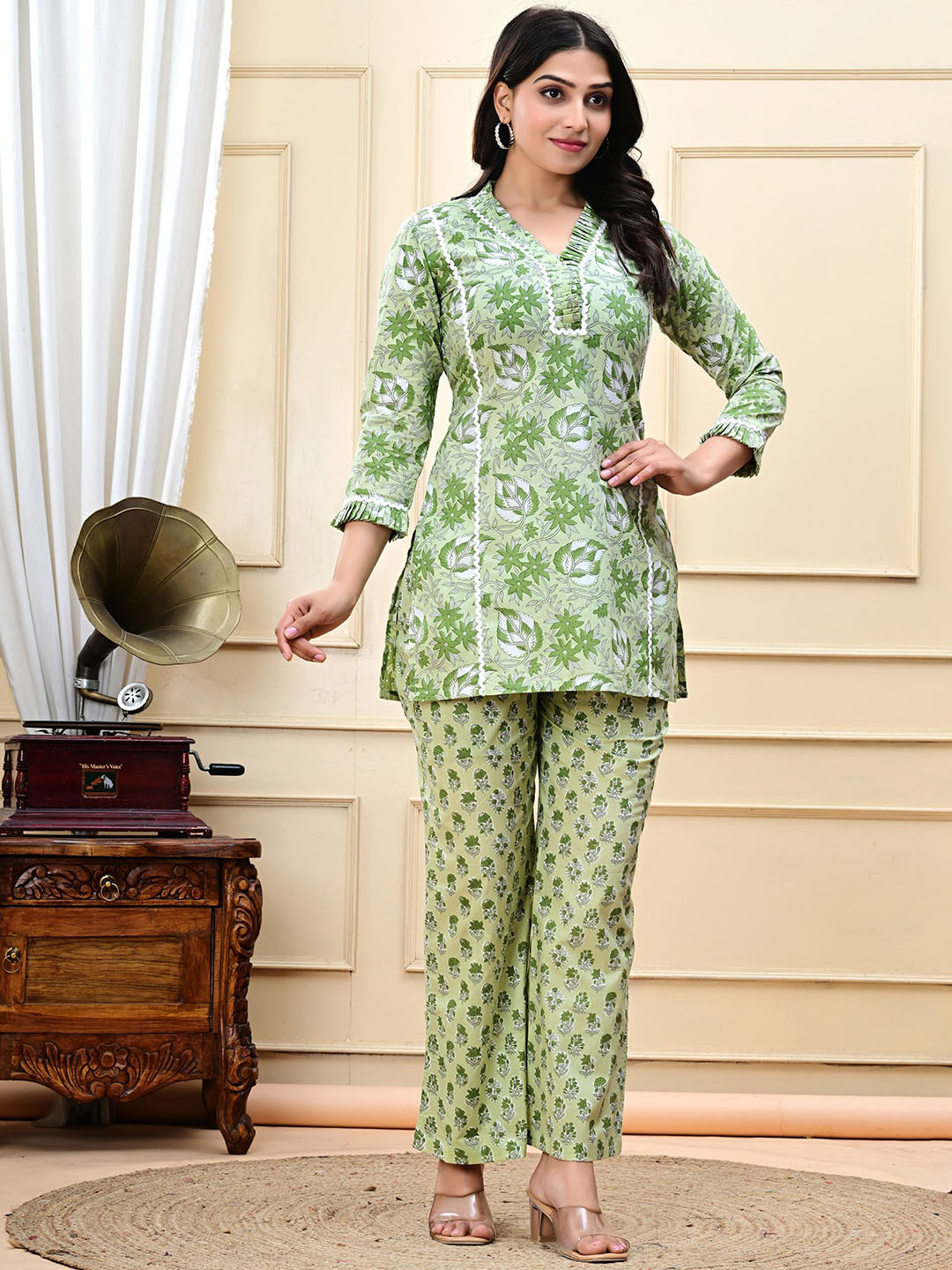 

Aarti Fashion Floral Printed V Neck Pure Cotton Tunic With Trousers, Green