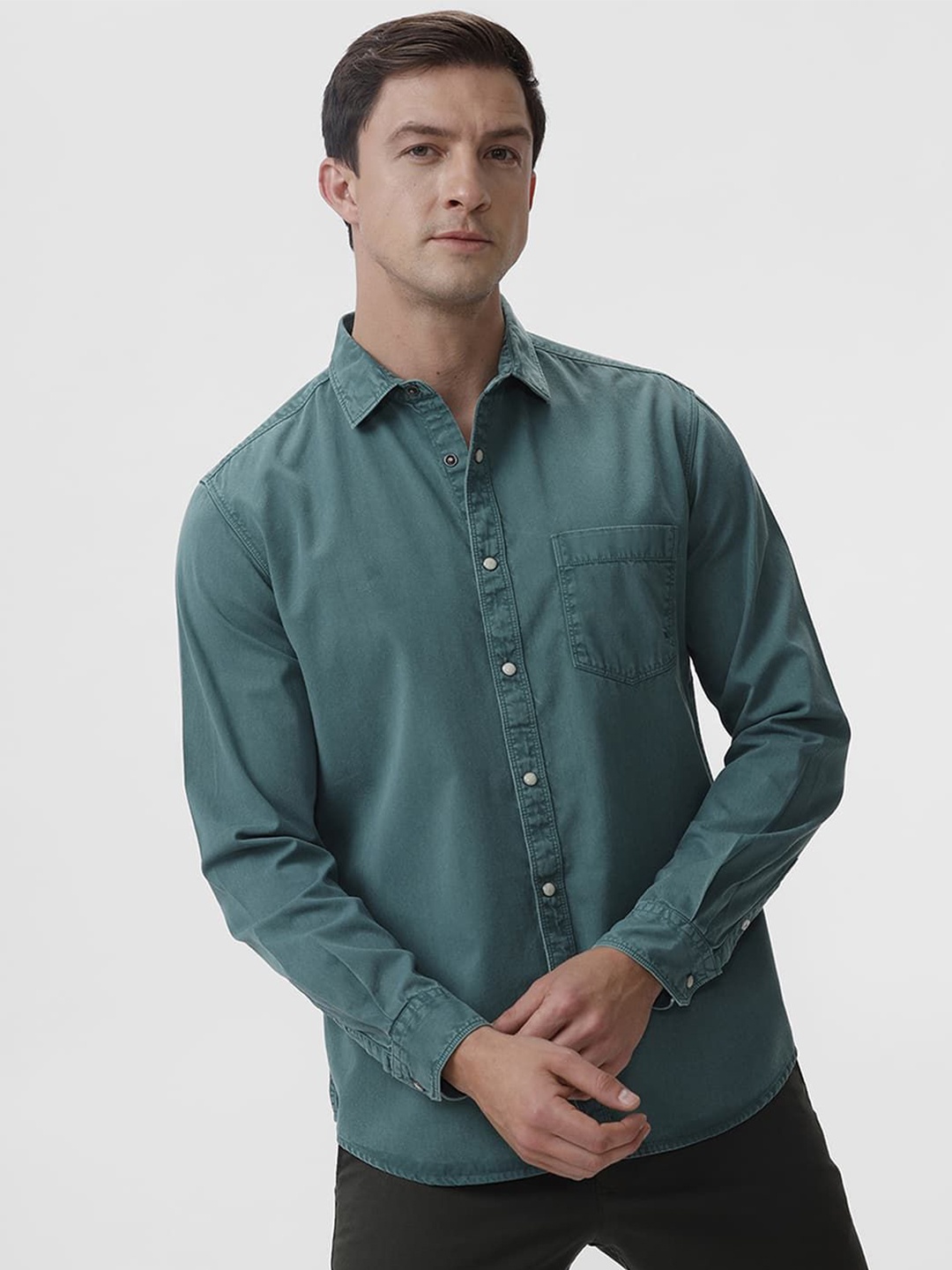 

Basics Men Slim Fit Spread Collar Solid Cotton Casual Shirt, Teal