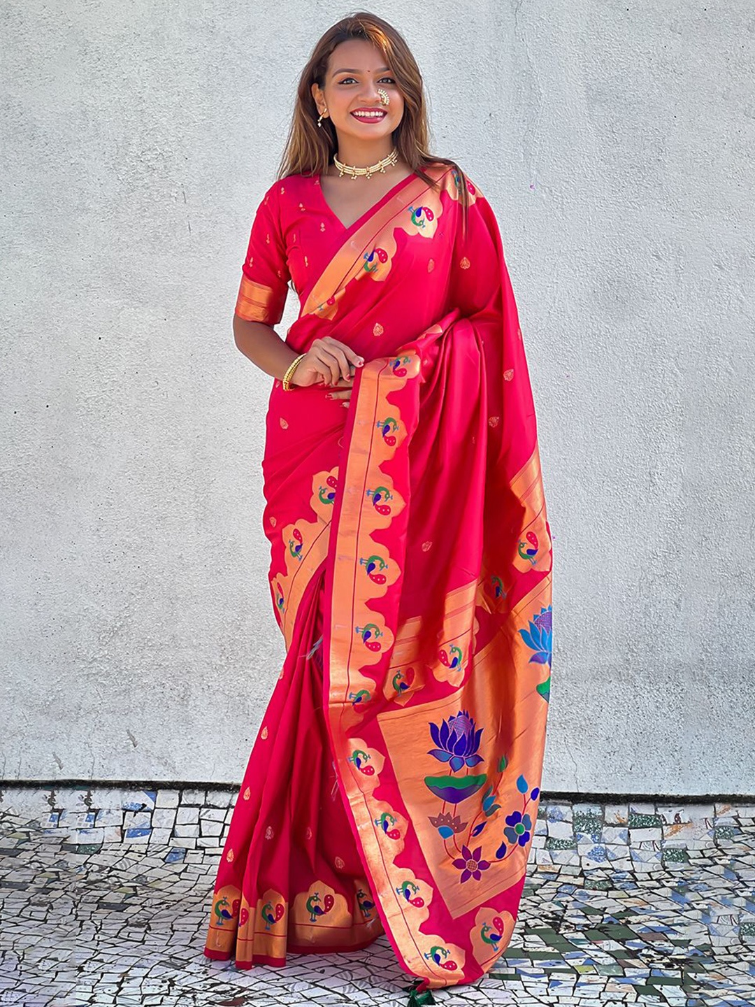 

Rangtulika Ethnics Woven Design Zari Paithani Saree, Pink