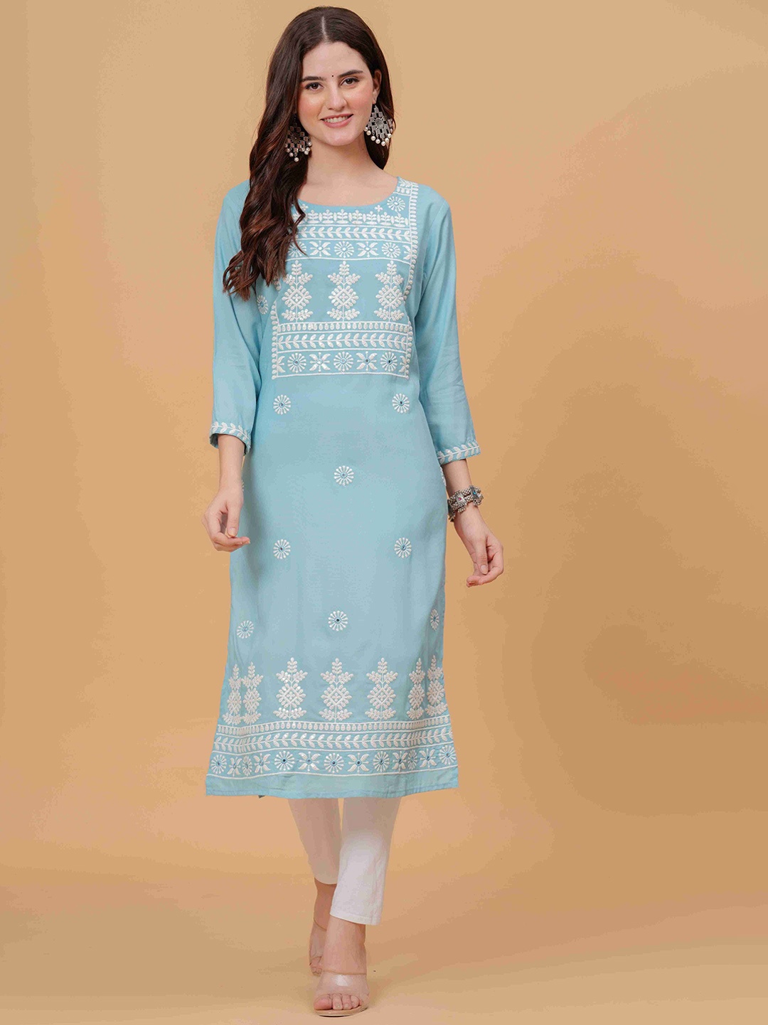

ALEXEY JAY Floral Embroidered Round Neck Straight Kurta, Blue