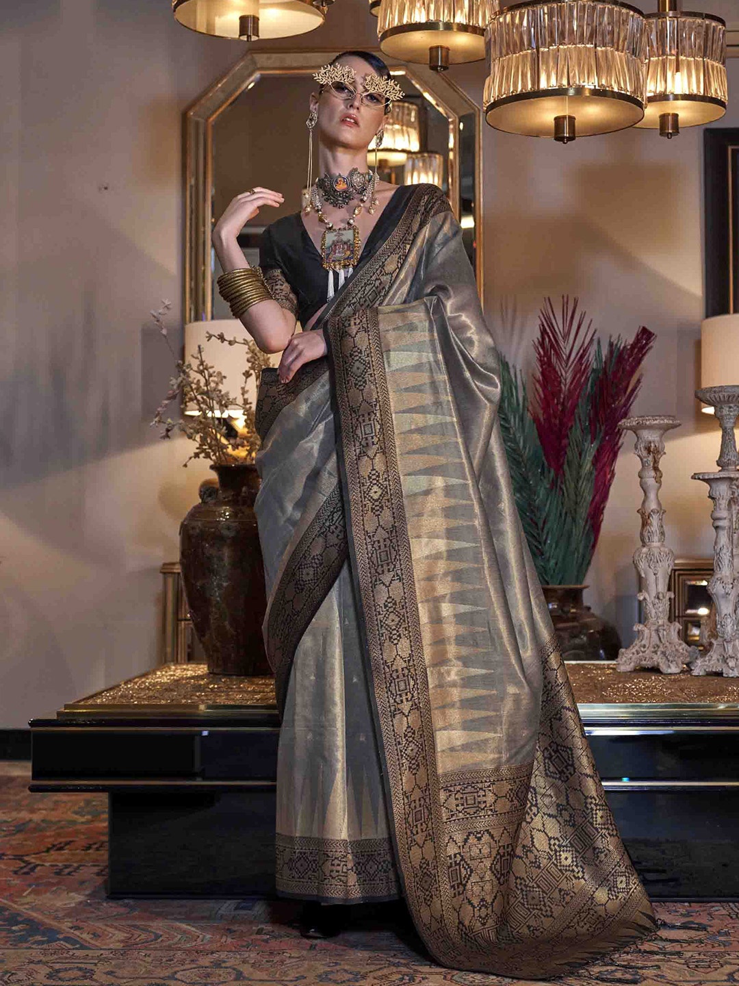 

DIVASTRI Woven Design Zari Tissue Saree, Grey