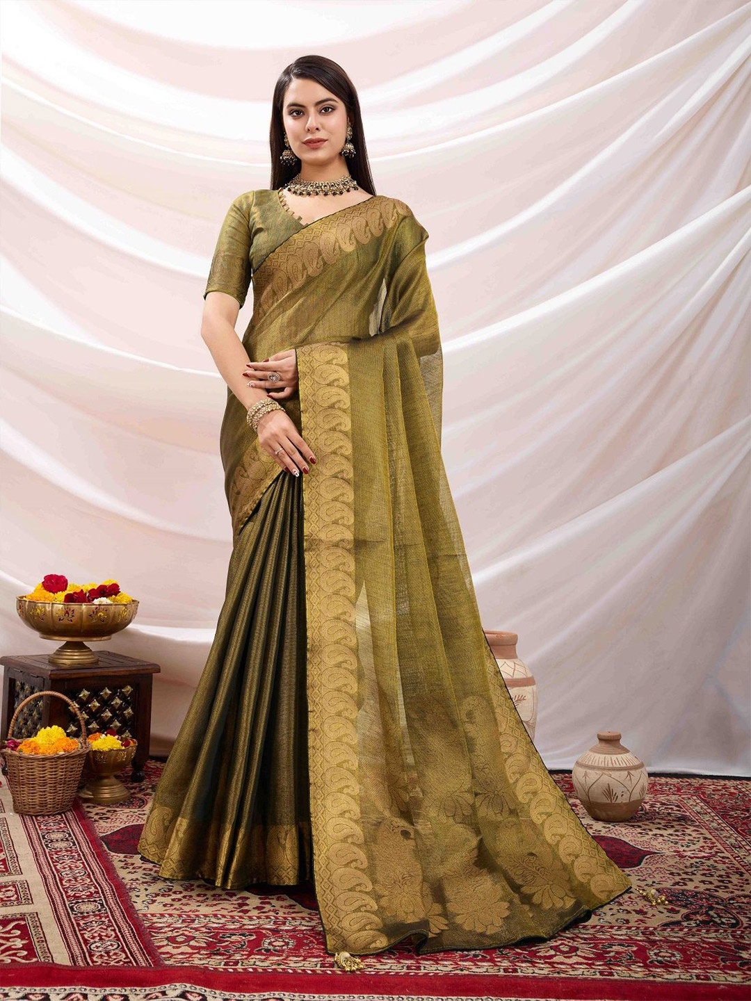 

DIVASTRI Ethnic Motifs Woven Design Zari Saree, Green