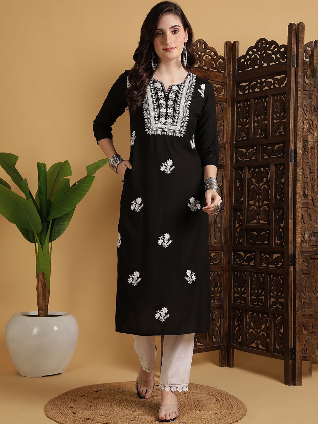 

GULMOHAR JAIPUR Floral Embroidered Notch Neck Kurta, Black