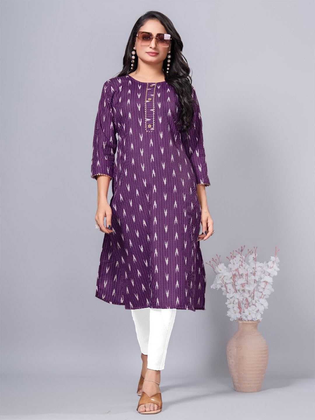 

SIMPLYETHNIC Geometric Printed Round Neck Straight Kurta, Purple