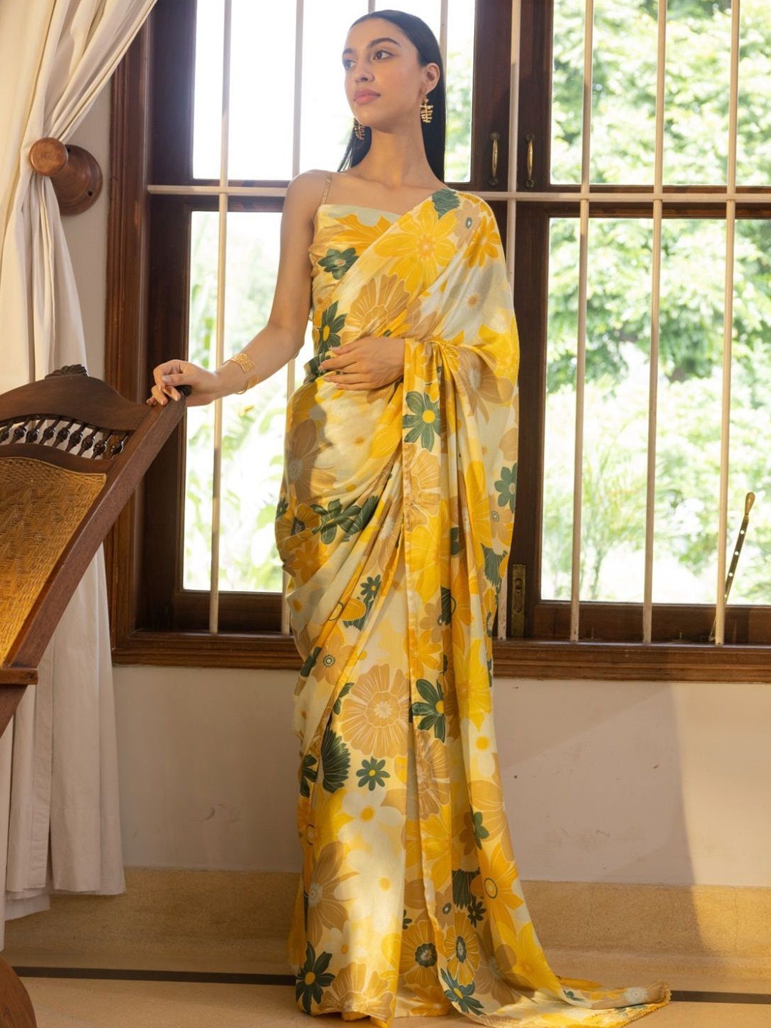 

LeeliPeeri Designer Floral Printed Saree, Yellow