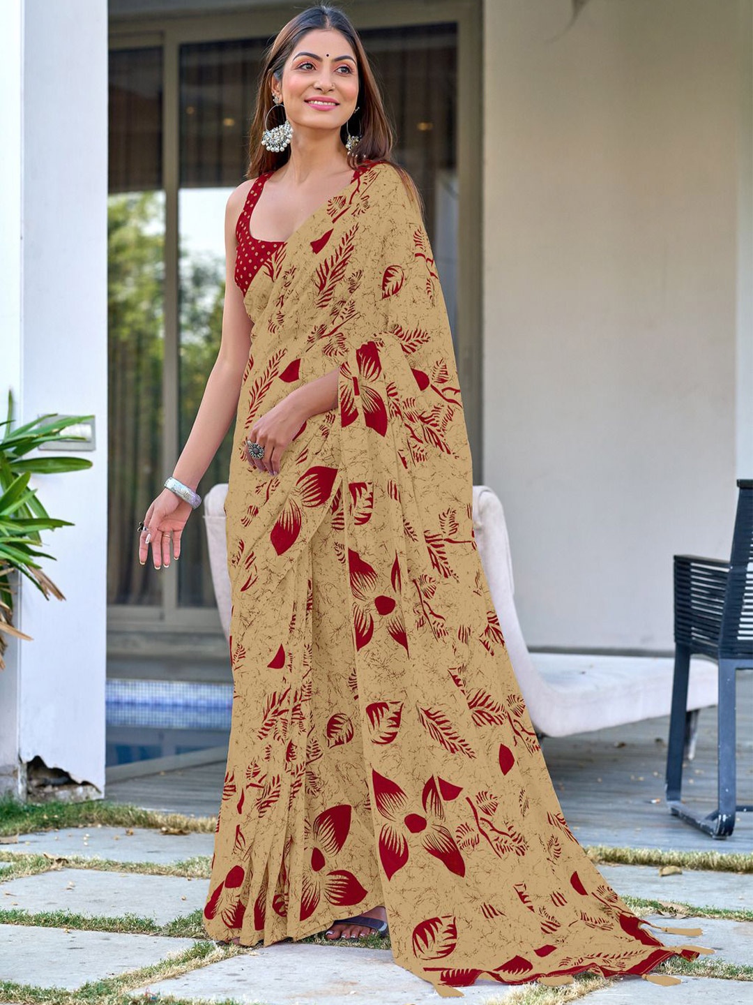 

Anouk Women Floral Printed Pure Cotton Saree, Mustard