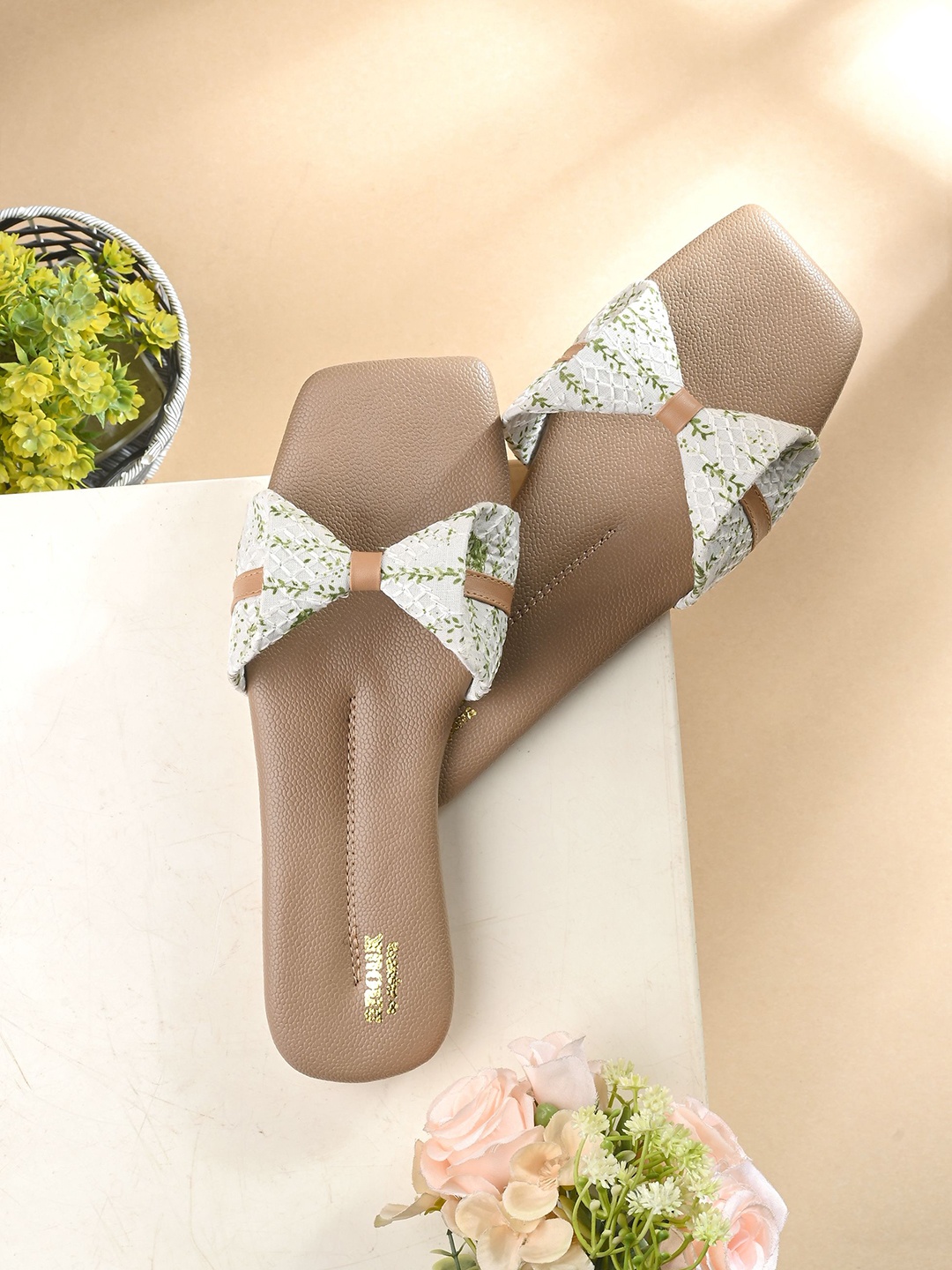 

Anouk Women Open Toe Flats with Bows, Brown