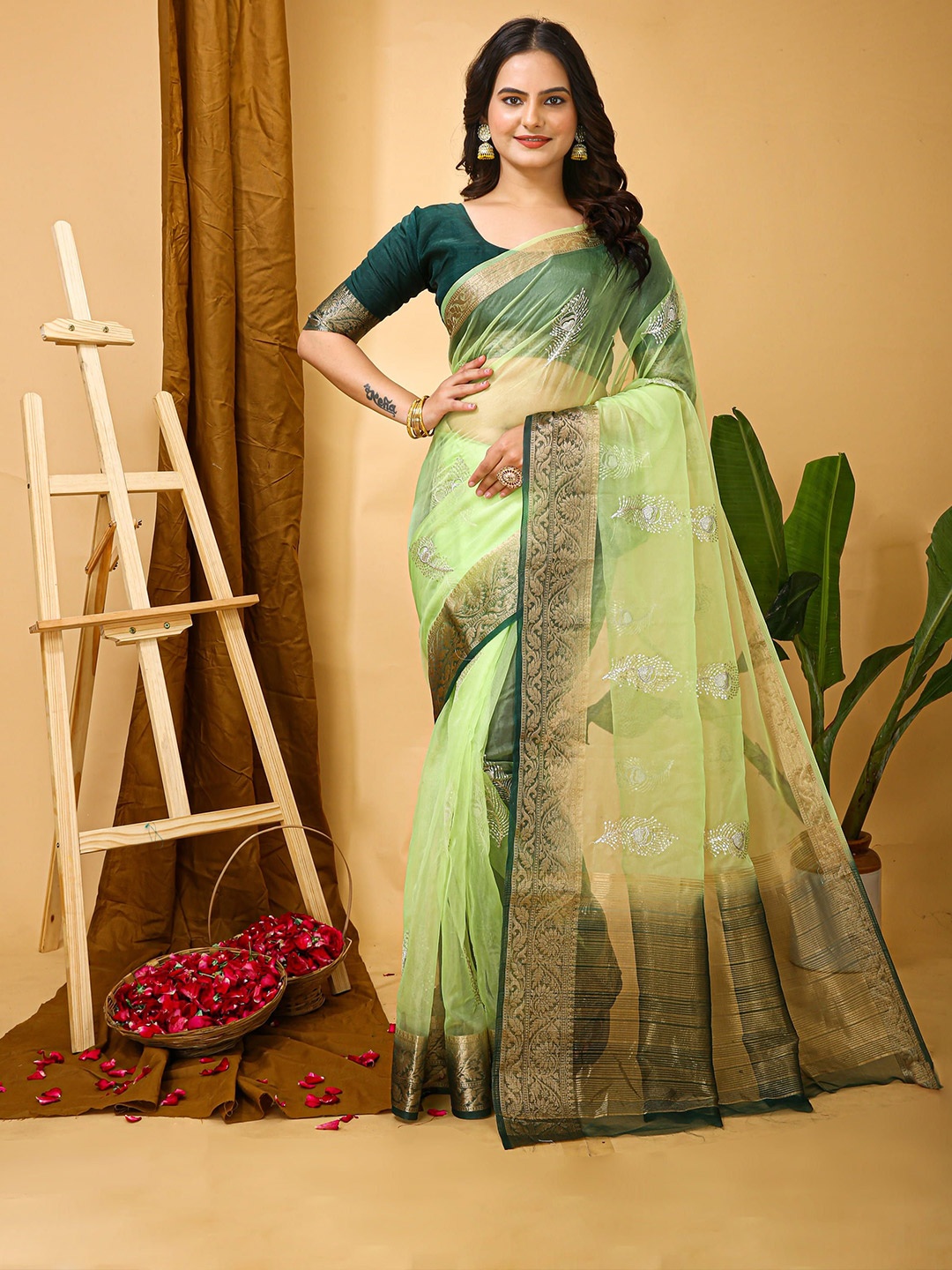 

HERE&NOW Woven Design Zari Tissue Saree, Green