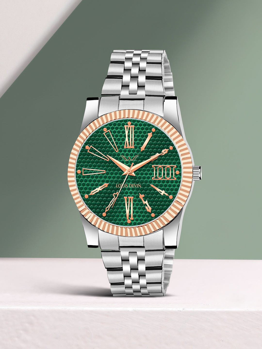 

LOUIS DEVIN Men Brass Embellished Dial & Stainless Steel Bracelet Style Straps Analogue Watch LD-CP059-GRN, Silver