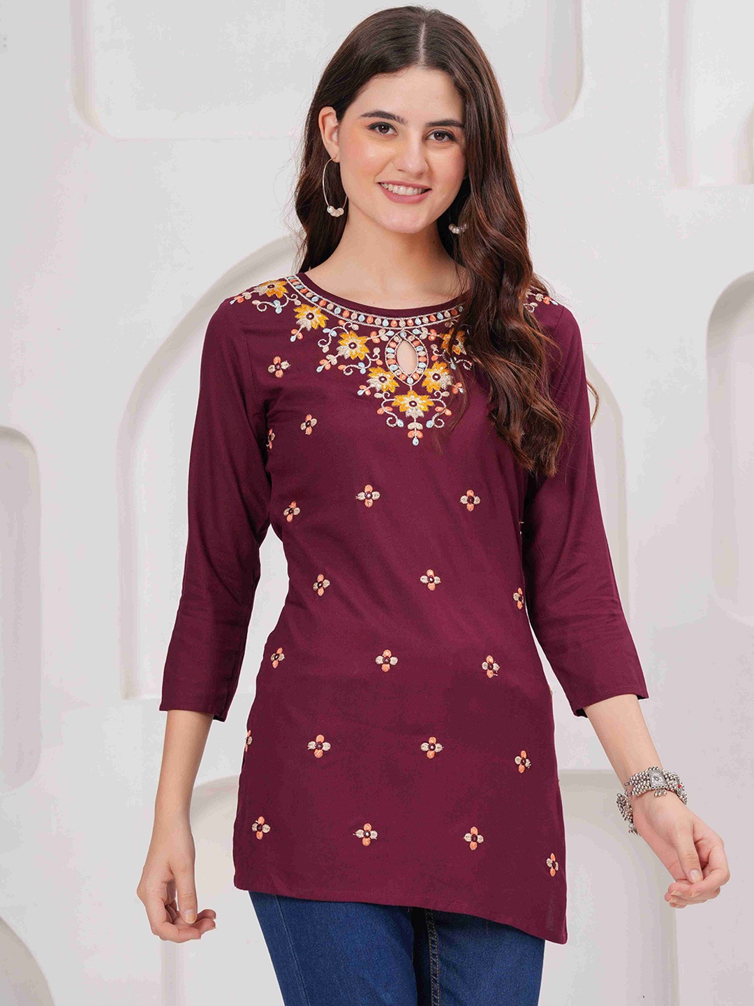 

ALEXEY JAY Floral Embroidered Thread Work Straight Kurti, Maroon