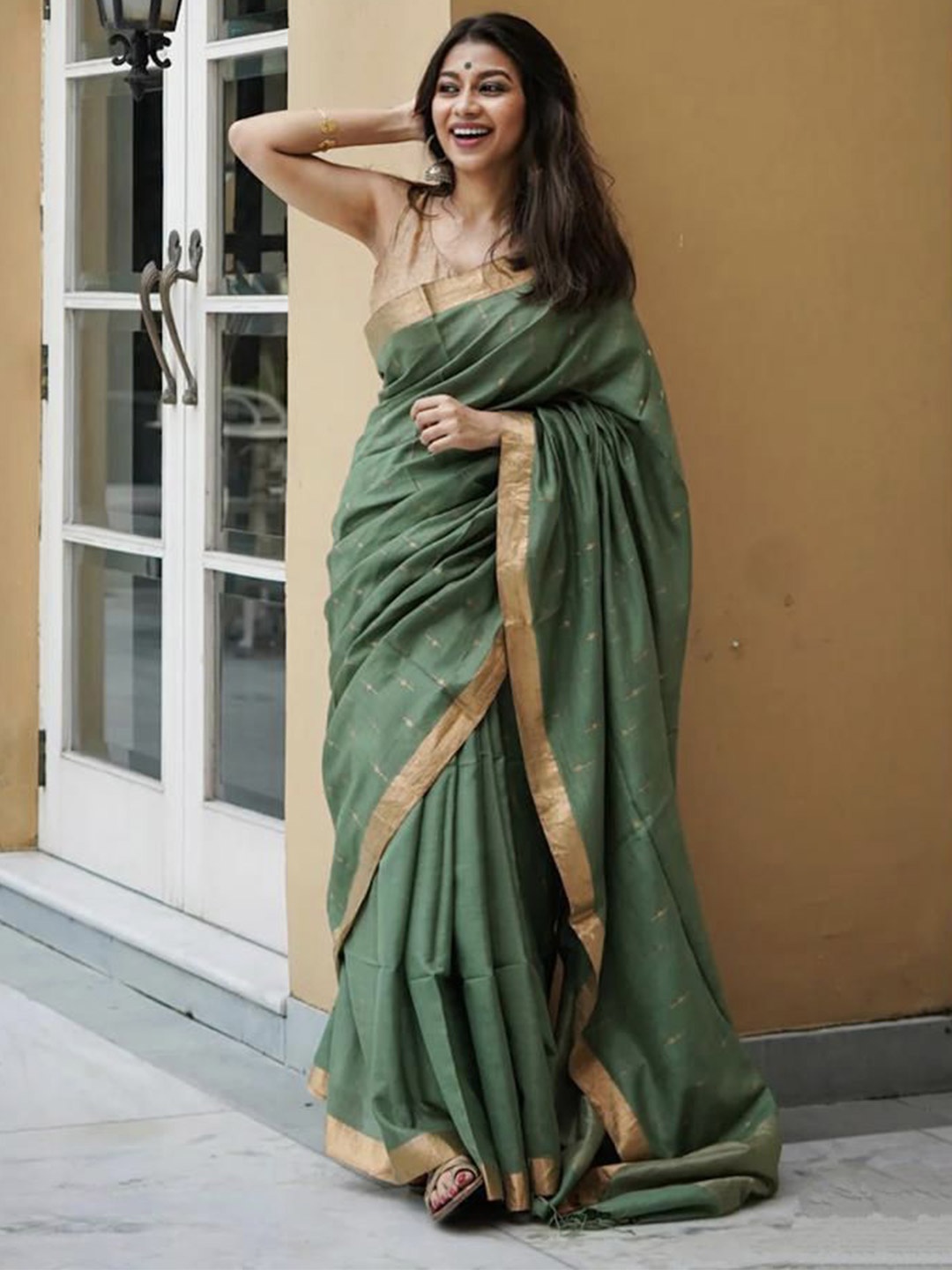 

Ruuprekha Woven Design Pure Cotton Saree, Green