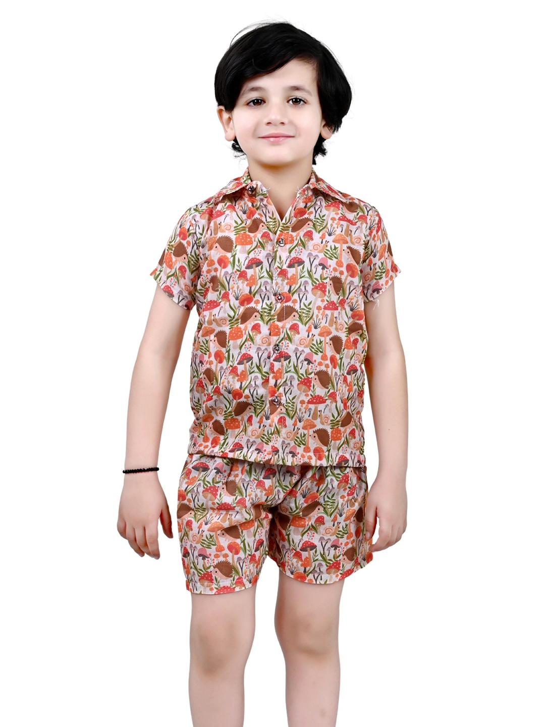 

Arshia Fashions Boys Printed Shirt With Shorts, White