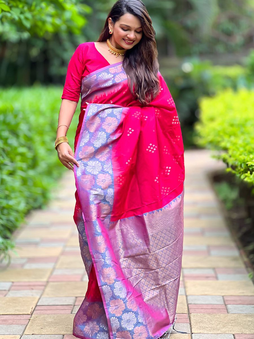 

Rangtulika Ethnics Woven Design Zari Saree, Pink