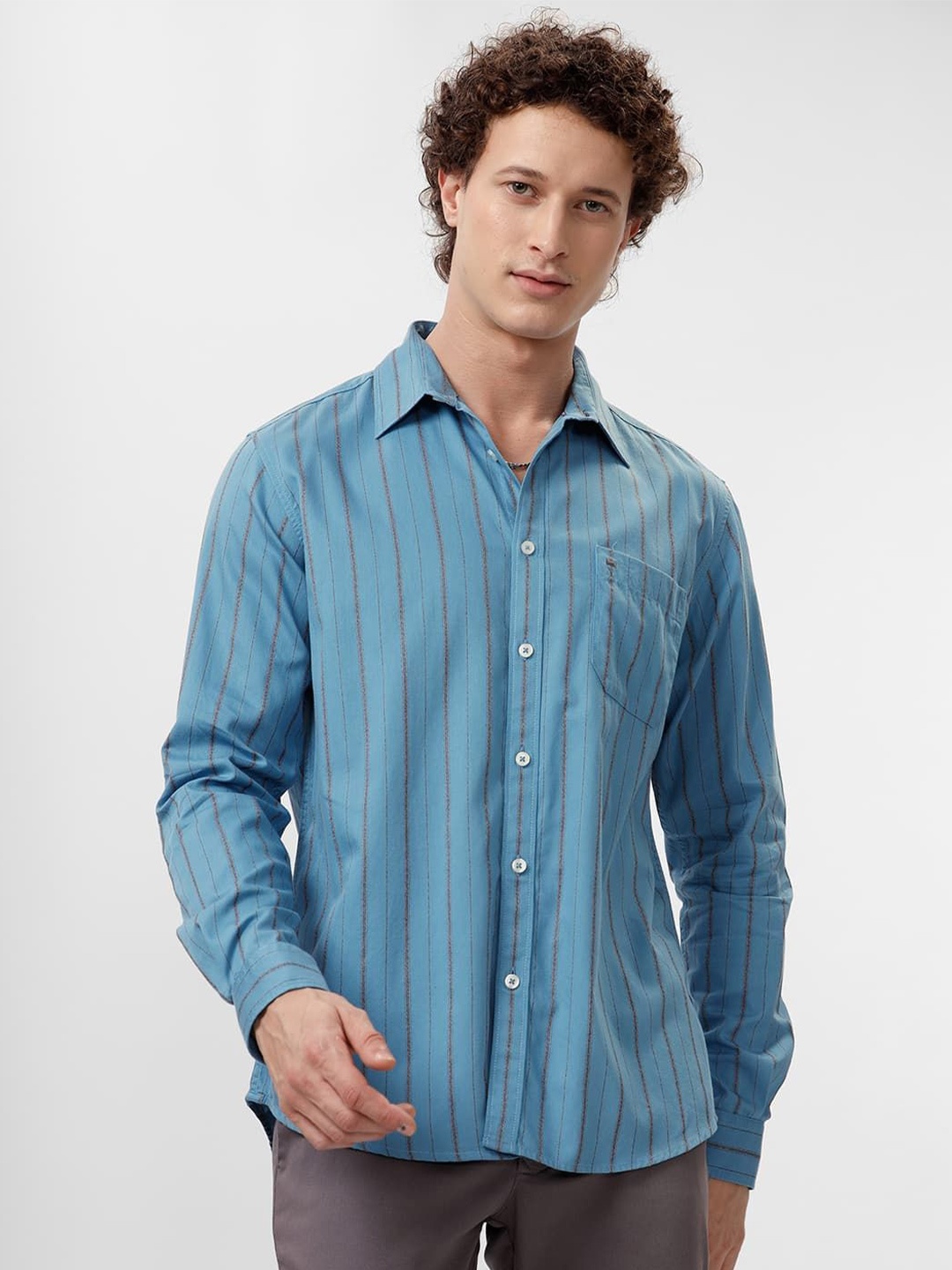 

Basics Men Slim Fit Spread Collar Vertical Striped Cotton Casual Shirt, Blue