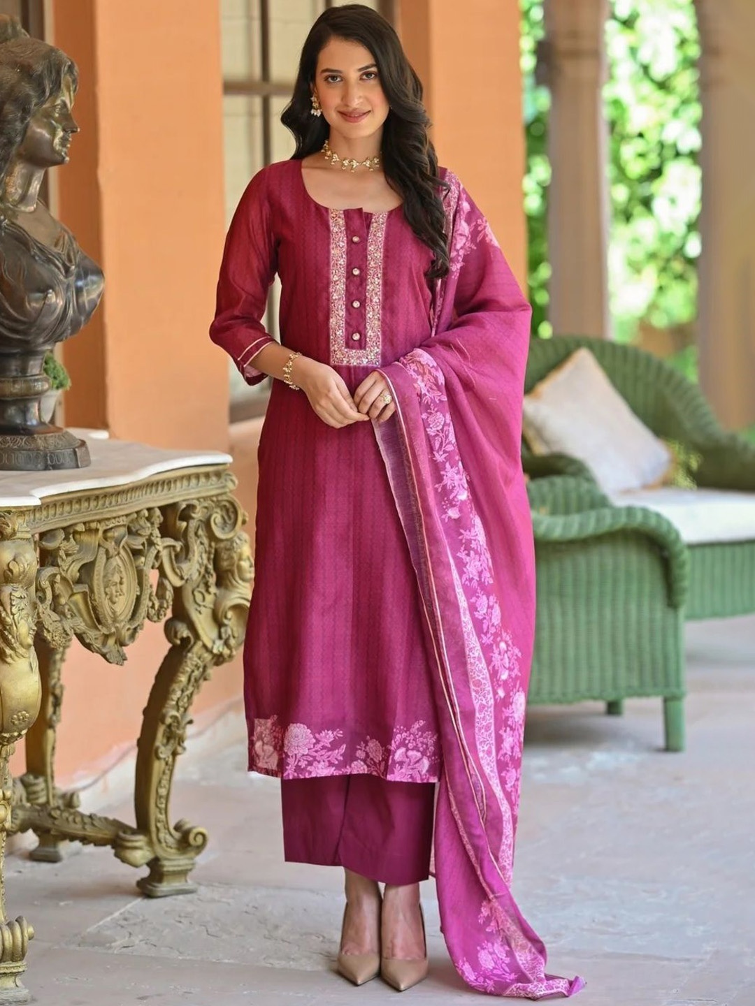 

Wedani Geometric Printed Round Neck Straight Kurta With Trousers & Dupatta, Pink