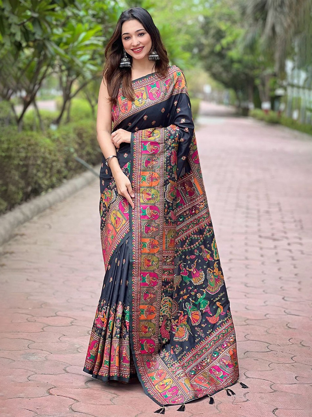

Rangtulika Ethnics Woven Design Paithani Saree, Black