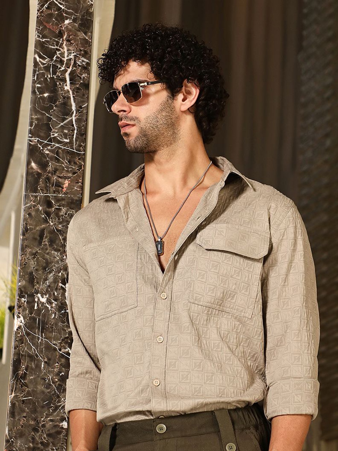 

Campus Sutra Men Classic Fit Spread Collar Textured Casual Shirt, Beige